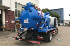 东风 多利卡D7 140马力 4X2 吸污车(程力威牌)(CLW5120GXW6DJ)