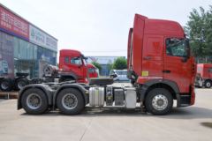 中国重汽 HOWO T7H重卡 480马力 6X4 AMT自动挡牵引车(液缓)(ZZ4257V324HE1B)