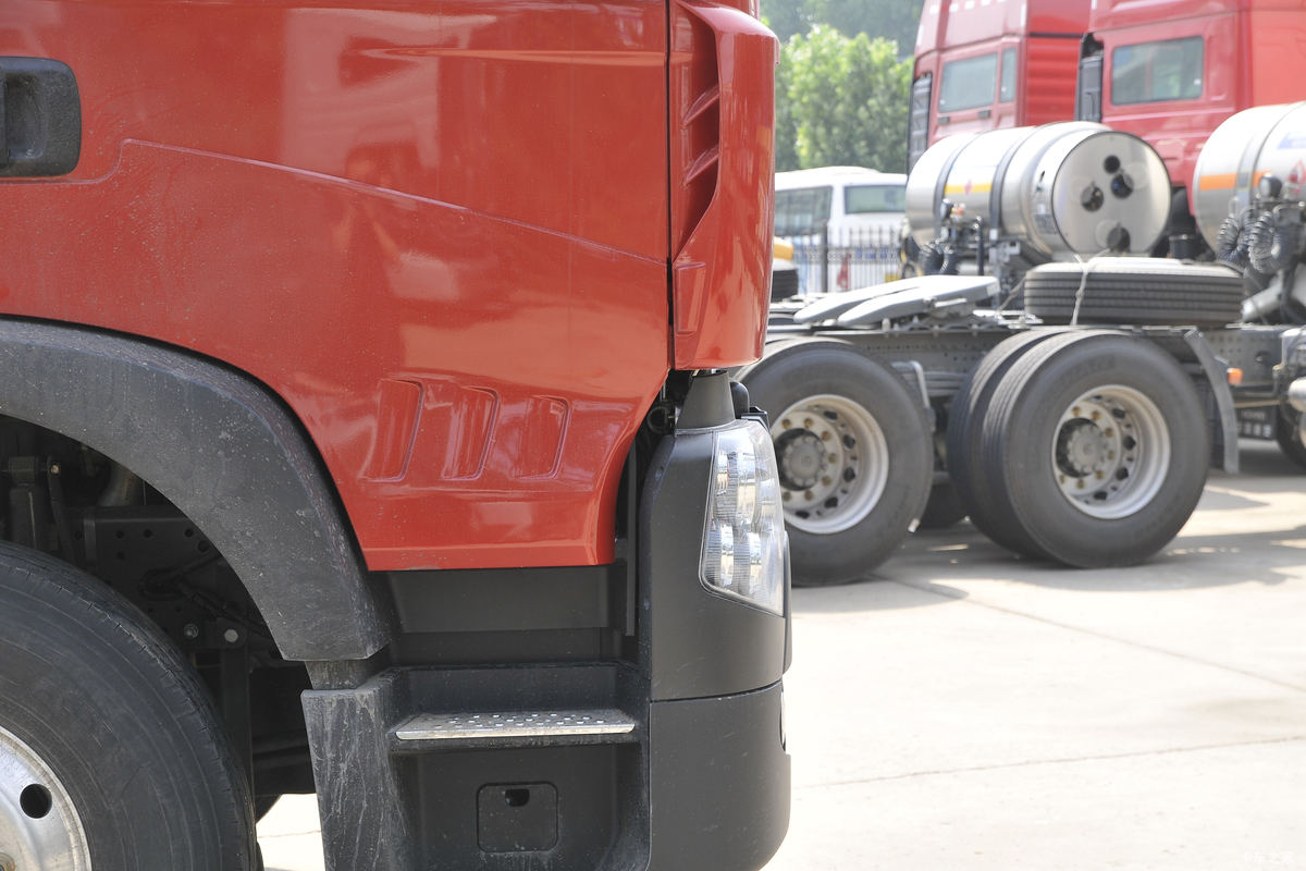 �й����� HOWO TX�ؿ� 460���� 6X4 ǣ����(H653ǰ��)���                                                