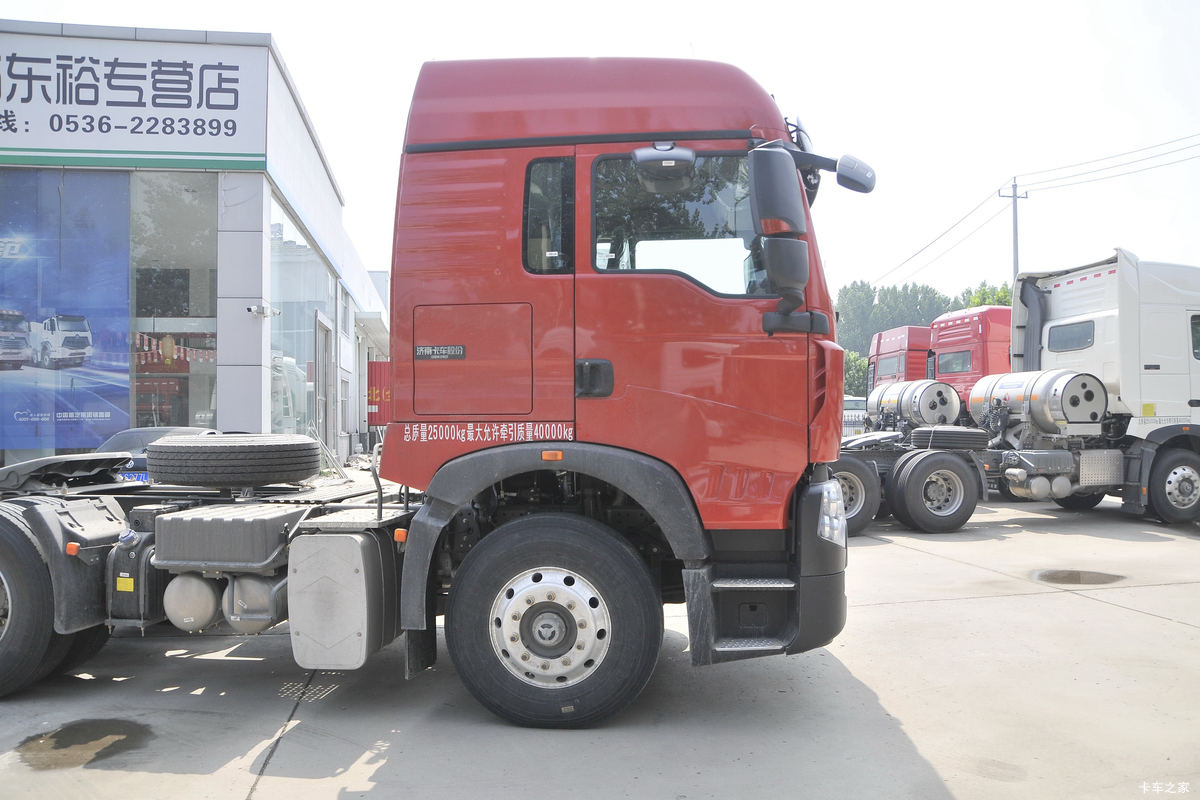 �й����� HOWO TX�ؿ� 460���� 6X4 ǣ����(H653ǰ��)���                                                