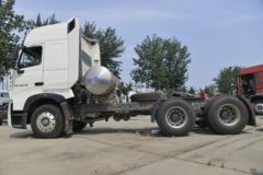 中国重汽 HOWO T7H重卡 440马力 6X4 LNG牵引车(12T后桥)(国六)(ZZ4257V384HF1LB)