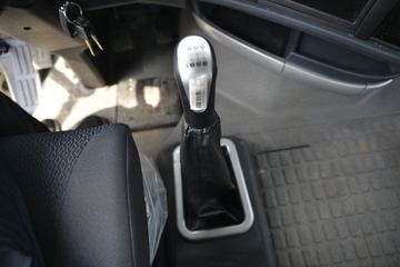 й HOWO T7Hؿ 440 6X4 LNGǣ(12T)()(ZZ4257V384HF1LB)ͼƬ