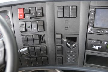 й HOWO T7Hؿ 440 6X4 LNGǣ(12T)()(ZZ4257V384HF1LB)ͼƬ
