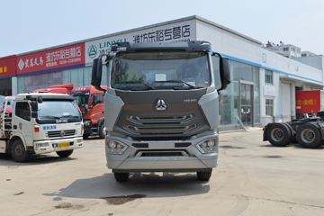 中国重汽 豪沃N5G中卡 250马力 4X2 6.75米仓栅式载货车(国六)(ZZ5185CCYK5113F1)