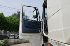 中国重汽 HOWO T7H重卡 440马力 6X4 LNG牵引车(12T后桥)(国六)(ZZ4257V384HF1LB)