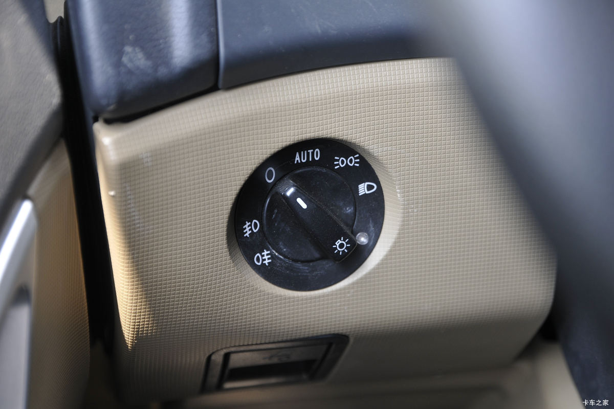 �й����� ���N5G 340���� 8X4 5.6����ж����ʻ��                                               