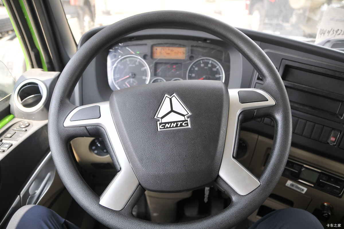 �й����� ���N5G 340���� 8X4 5.6����ж����ʻ��                                               