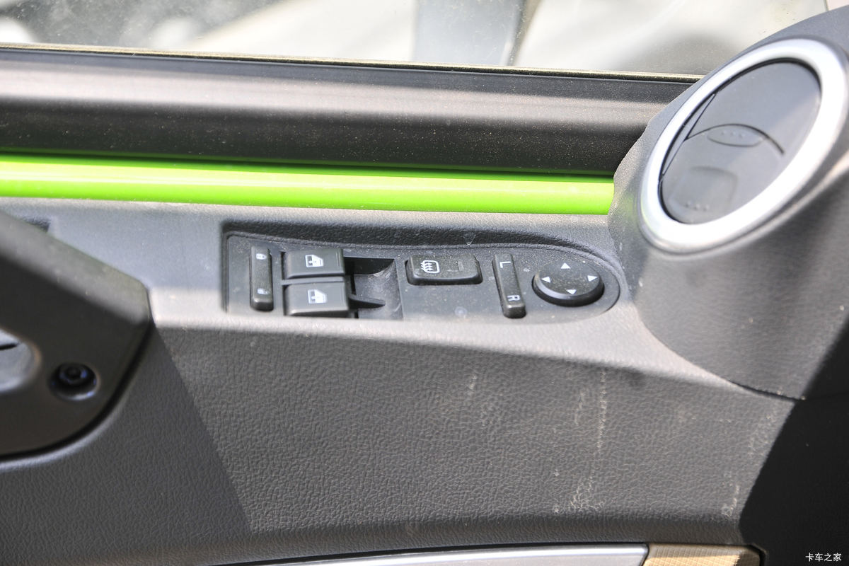 �й����� ���N5G 340���� 8X4 5.6����ж����ʻ��                                               