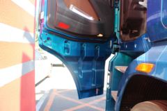 一汽解放 J7重卡 550马力 6X4牵引车(海天蓝)(CA4250P77K25T1E5)