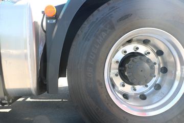 һ����� J7�ؿ� 550���� 6X4ǣ����(������)(CA4250P77K25T1E5)ͼƬ