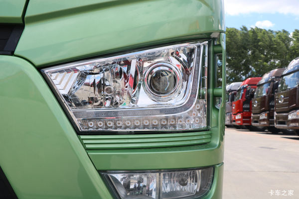 常 州市解放J7牵引车火热促销中