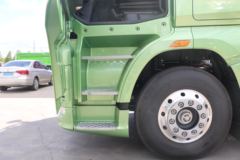 一汽解放 J7重卡 550马力 6X4牵引车(富贵绿)(CA4250P77K25T1E5)