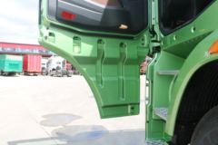 一汽解放 J7重卡 550马力 6X4牵引车(富贵绿)(CA4250P77K25T1E5)