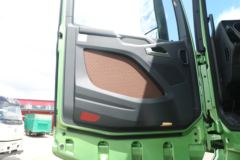 一汽解放 J7重卡 550马力 6X4牵引车(富贵绿)(CA4250P77K25T1E5)