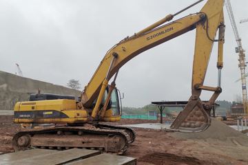 中联 ZE360E履带式挖掘机