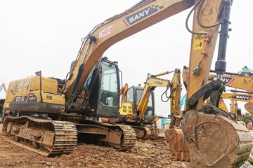 三一 SY135C-8履带式液压挖掘机