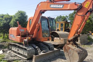 斗山 DH80-7履带式液压挖掘机 