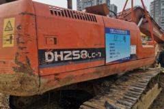 斗山 DH258LC-7履带挖掘机
