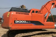 斗山 DH225LC-9履带式挖掘机