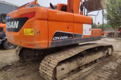 斗山 DH225LC-9履带式挖掘机