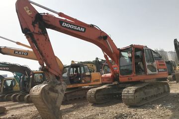 斗山 DH225LC-9履带式挖掘机