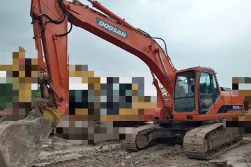 斗山 DH225LC-7履带式液压挖掘机