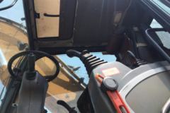 现代 R210W-9轮式挖掘机