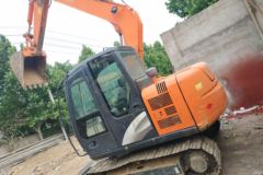 日立 ZX70中型挖掘机