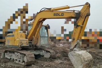 履带式挖掘机&nbsp;挖掘机外观图片