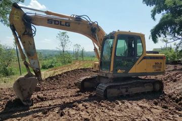 履带式挖掘机&nbsp;挖掘机外观图片