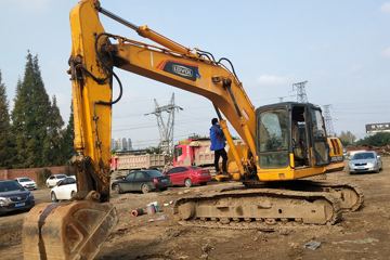 雷沃重工 FR220履带式挖掘机