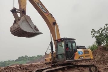 三一 SY365H履带式挖掘机