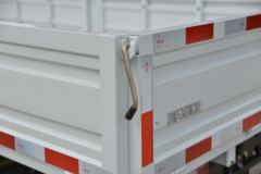 凯马 凯捷M1 110马力 4.16米单排栏板轻卡(KMC1042A33D5)