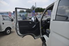 凯马 锐航X1 1.5L 113马力 汽油 3米双排栏板微卡(国六)(KMC1031QT318S6)