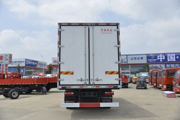 多利卡D9&nbsp;冷藏车外观图片