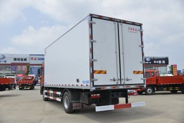 多利卡D9&nbsp;冷藏车外观图片