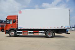  东风 多利卡D9 260马力 4X2 6.8米AMT冷藏车(