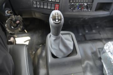 ���� ������D9 185���� 4X2 7.68����س�ͼƬ