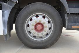 多利卡D9&nbsp;冷藏车底盘图片