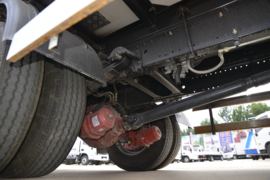 多利卡D9&nbsp;冷藏车底盘图片