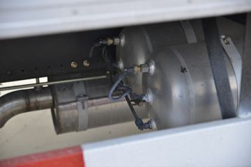 ���� ������D9 185���� 4X2 7.68����س�ͼƬ