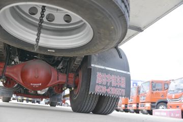 ���� ������D9 185���� 4X2 7.68����س�ͼƬ
