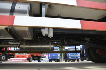 ���� ������D9 185���� 4X2 7.68����س�ͼƬ
