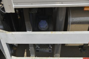 ���� ������D9 185���� 4X2 7.68����س�ͼƬ