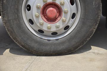 ���� ������D9 185���� 4X2 7.68����س�ͼƬ