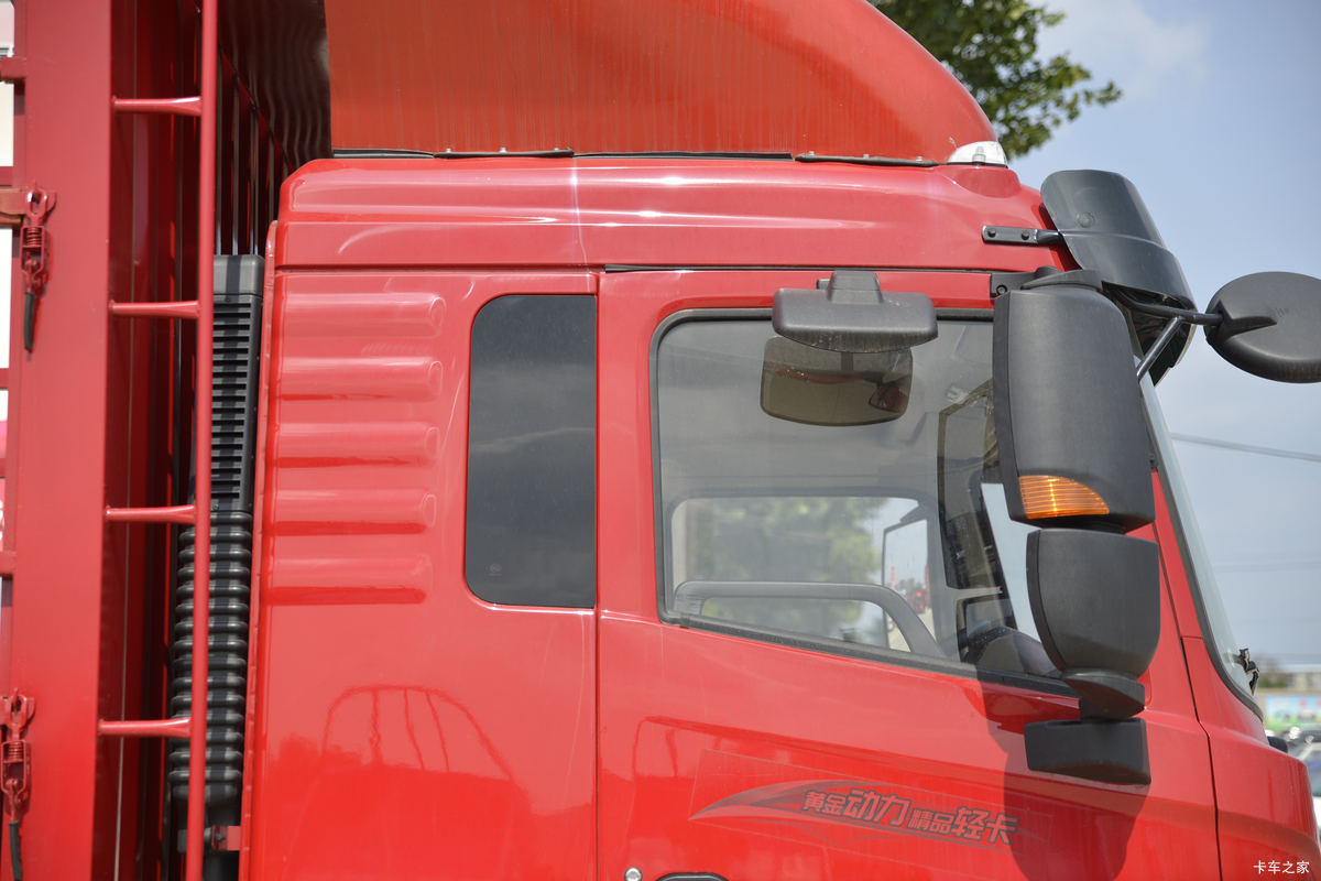 �����ػ��� ����N3000 ���ϰ� 220���� 4X2 6.75���Ű��դʽ�ػ���(YTQ5180CCYFM50A0)���                                                