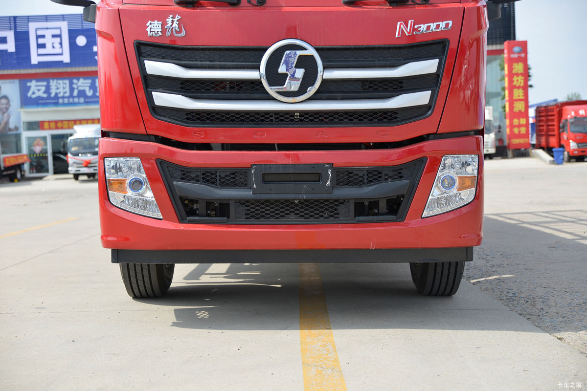 �����ػ��� ����N3000 ���ϰ� 220���� 4X2 6.75���Ű��դʽ�ػ���(YTQ5180CCYFM50A0)���                                                