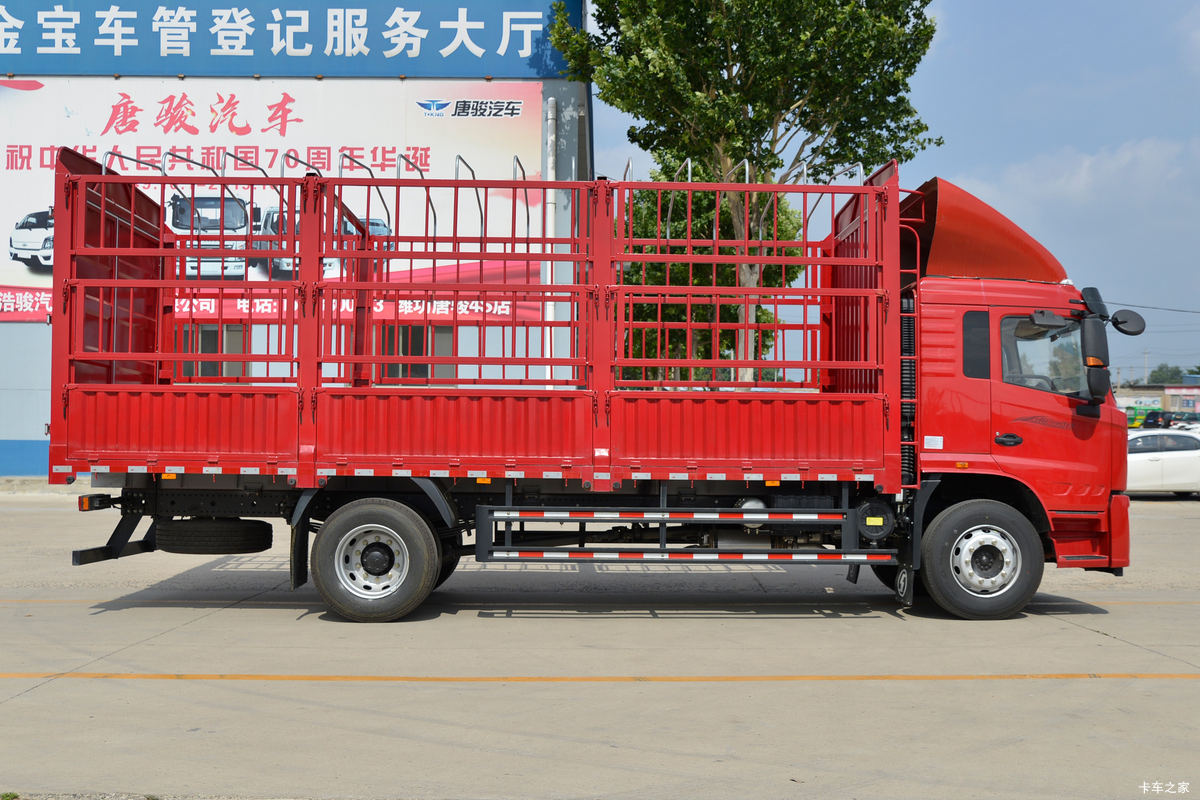 �����ػ��� ����N3000 ���ϰ� 220���� 4X2 6.75���Ű��դʽ�ػ���(YTQ5180CCYFM50A0)���                                                