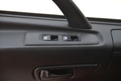 陕汽载货车 德龙N3000 复合版 220马力 4X2 6.75米排半仓栅式载货车(YTQ5180CCYFM50A0)