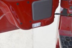 陕汽载货车 德龙N3000 复合版 220马力 4X2 6.75米排半仓栅式载货车(YTQ5180CCYFM50A0)